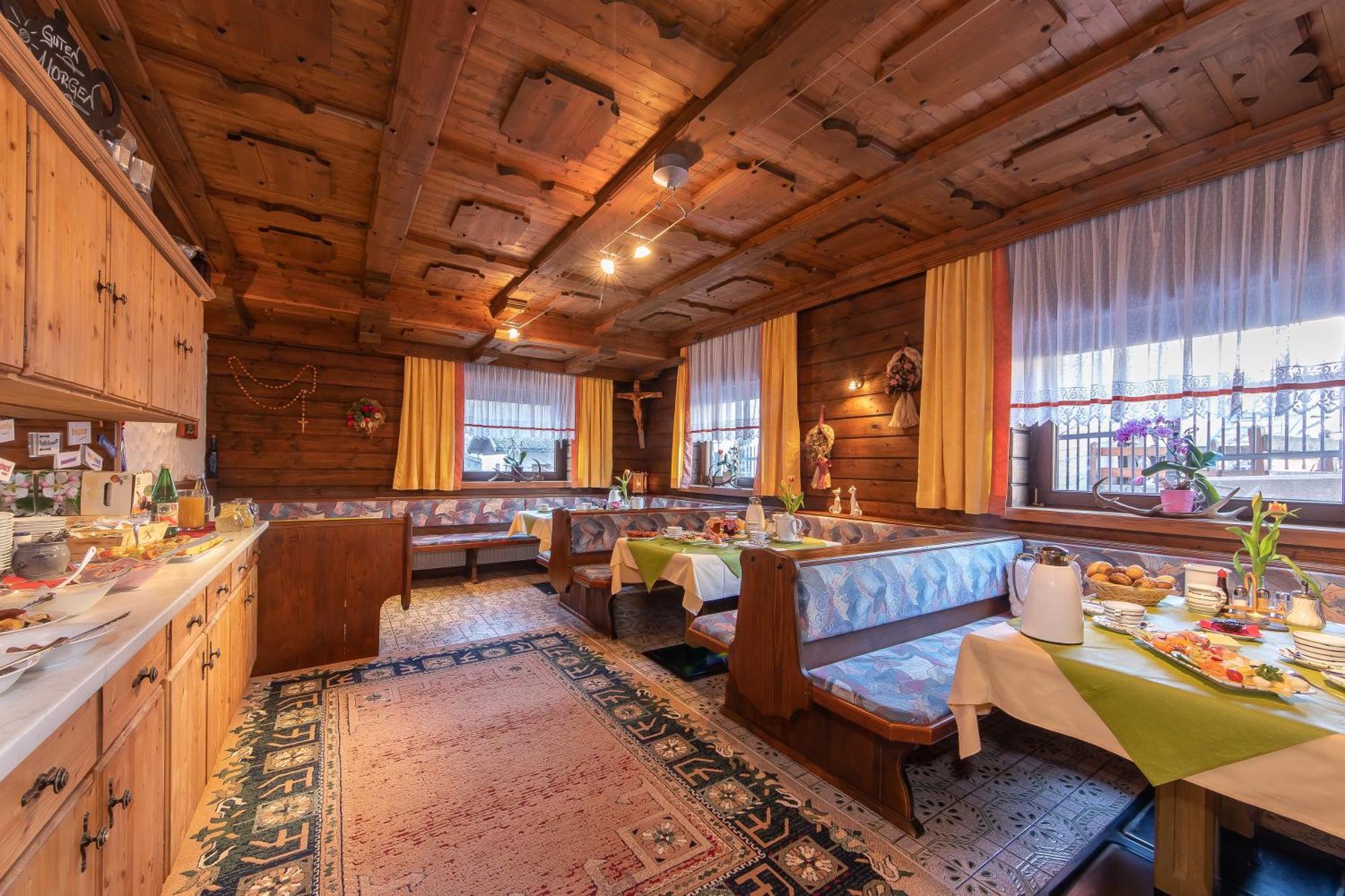 Fruehstuecks- Pension Sonnblickhof Rauris Bagian luar foto
