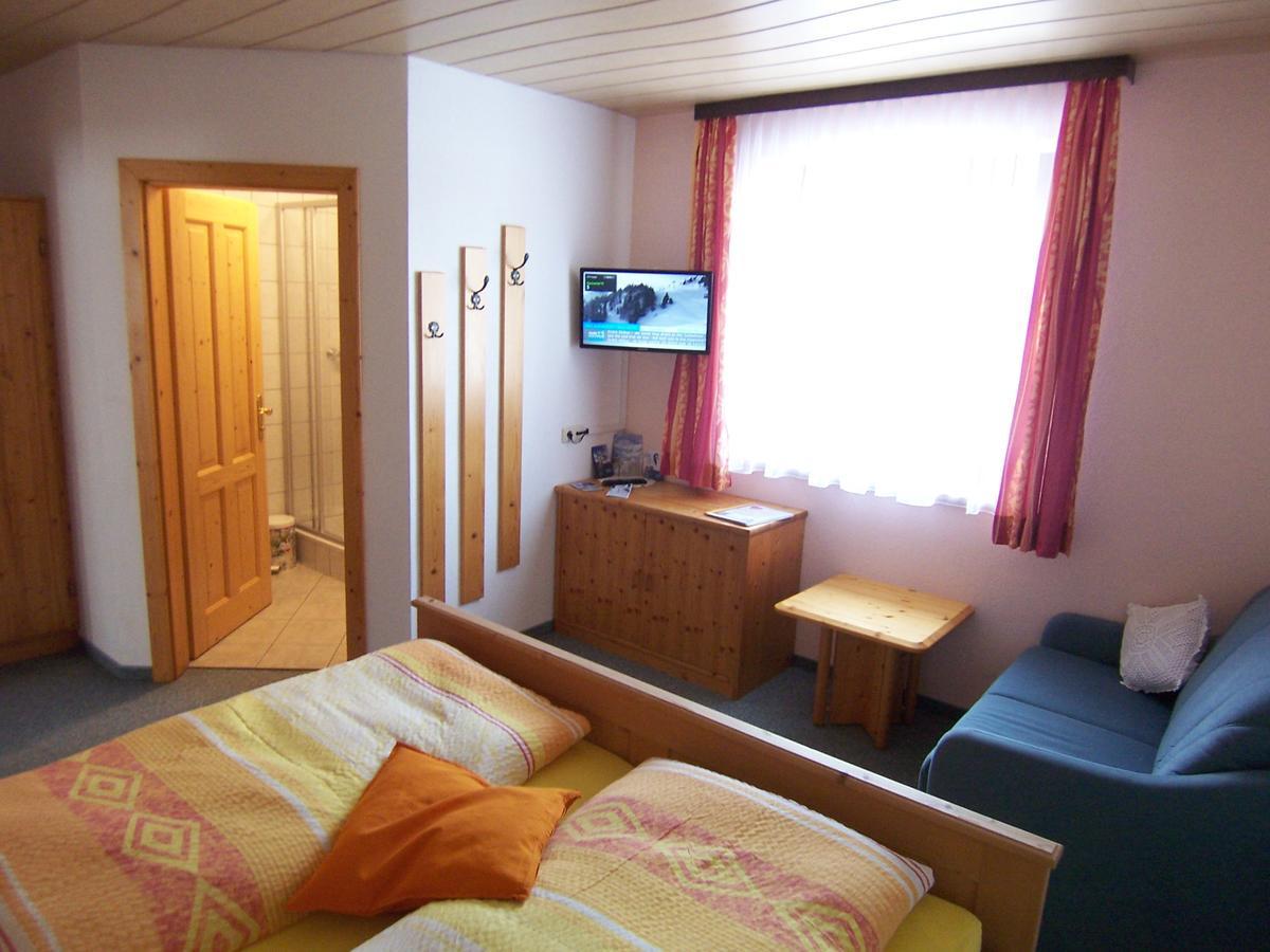 Fruehstuecks- Pension Sonnblickhof Rauris Bagian luar foto