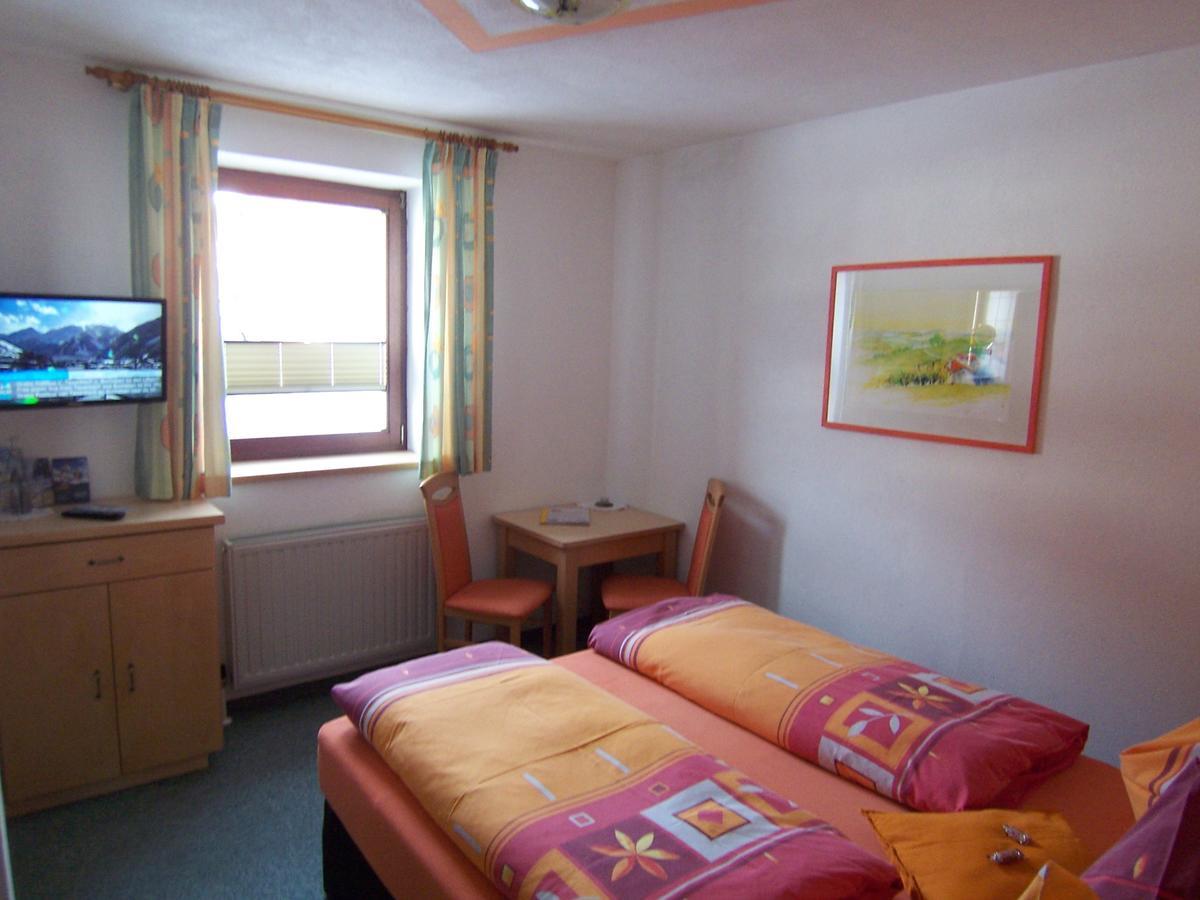Fruehstuecks- Pension Sonnblickhof Rauris Bagian luar foto